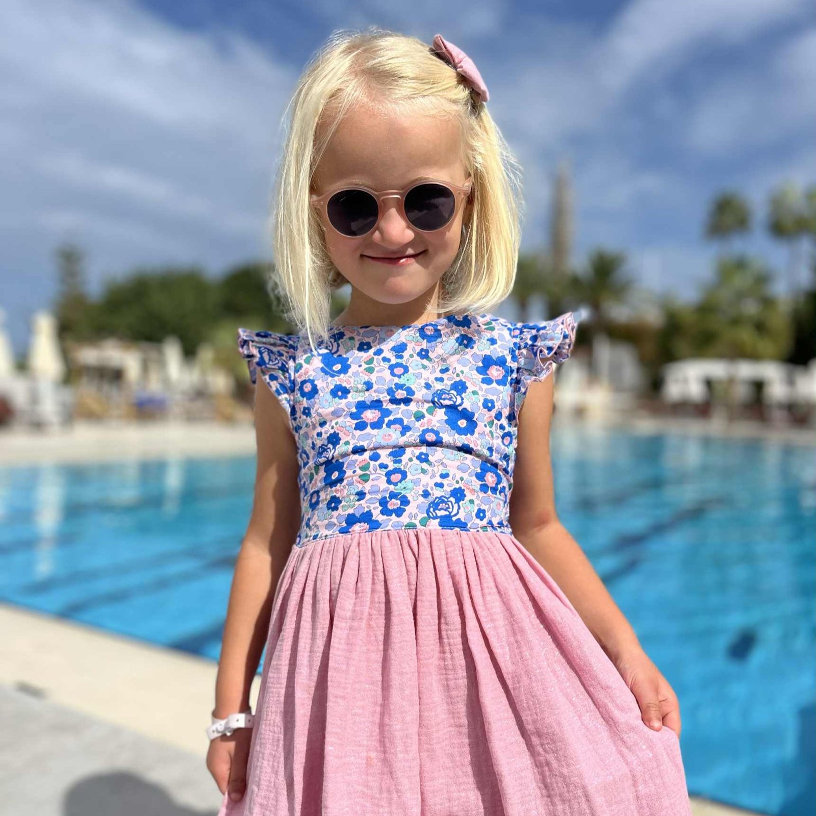 Robe Adèle liberty Betsy cobalt et gaze pailletée rose – Image 2