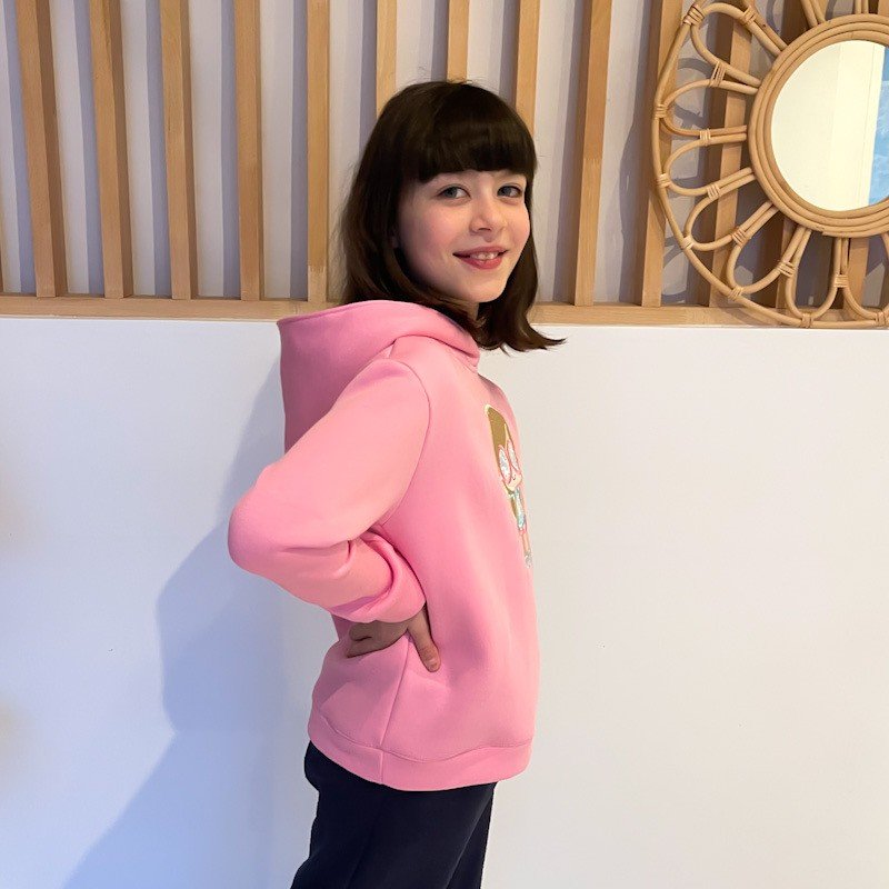 Sweat à capuche rose bonbon et liberty Betsy kiss motif "Vacancière" – Image 2