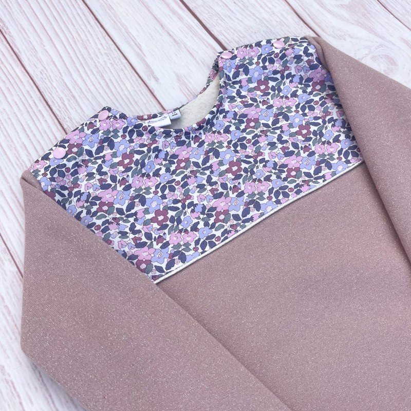 Sweat molleton rose pailleté et Liberty Betsy berry lilas – Image 3