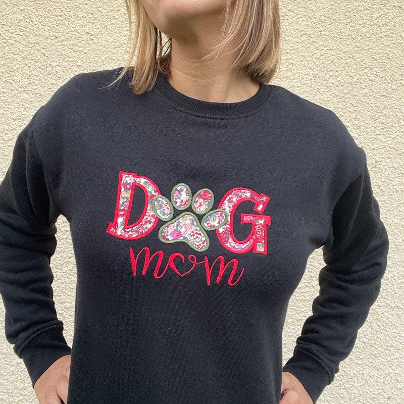 Sweat personnalisé DOG MUM Liberty Elysian cerise – Image 4