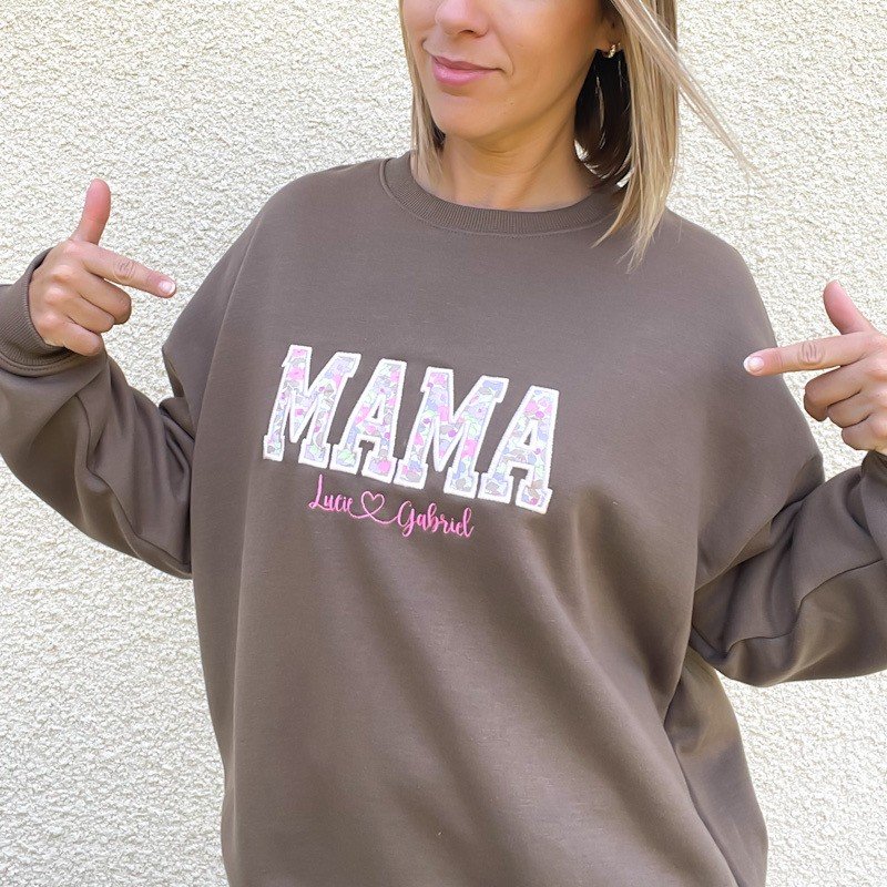 Sweat personnalisé MAMA Prénoms Betsy berry latte – Image 3