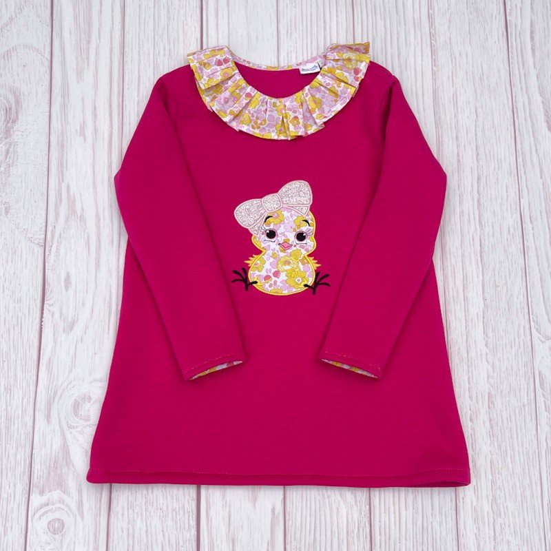 Robe brodée sweat fushia et Liberty Betsy strawberry lemonade