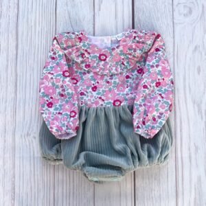 Barboteuse Clarisse velours céladon et liberty Betsy pétale irisé